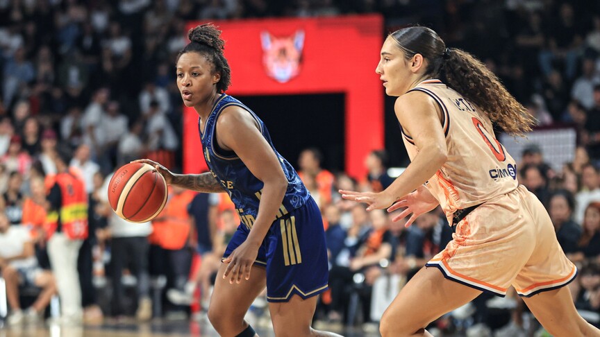 Fenerbahçe Tarfin, Çimsa ÇBK Mersin'i 79-71 yenerek FIBA Kadınlar Süper Kupası'nı kazandı