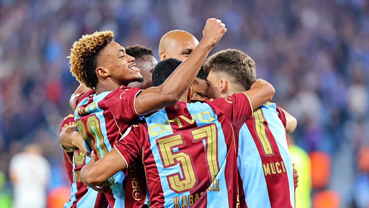 KuPS-Trabzonspor'da 11'ler belli: Ayın oyuncusu Salah kaptan olarak başlıyor
