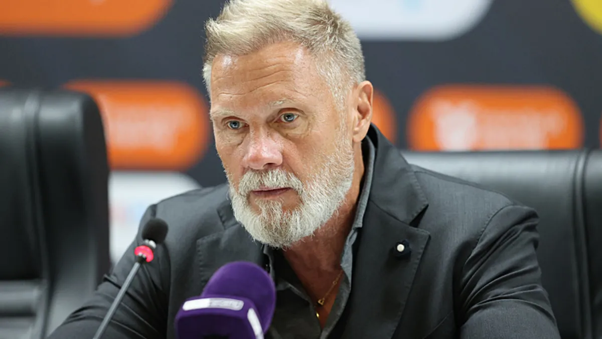 Samsunspor'da Fink istifa sorusuna yanıt verdi: Kalmak istiyorum, karar kulübün