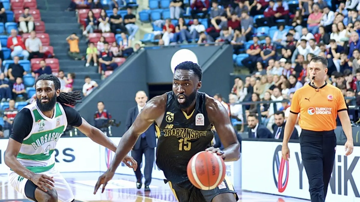 Trabzonspor basketbolda sezonu Bursaspor'u 82-76 yenerek açtı: Üç oyuncu 12'şer sayı attı