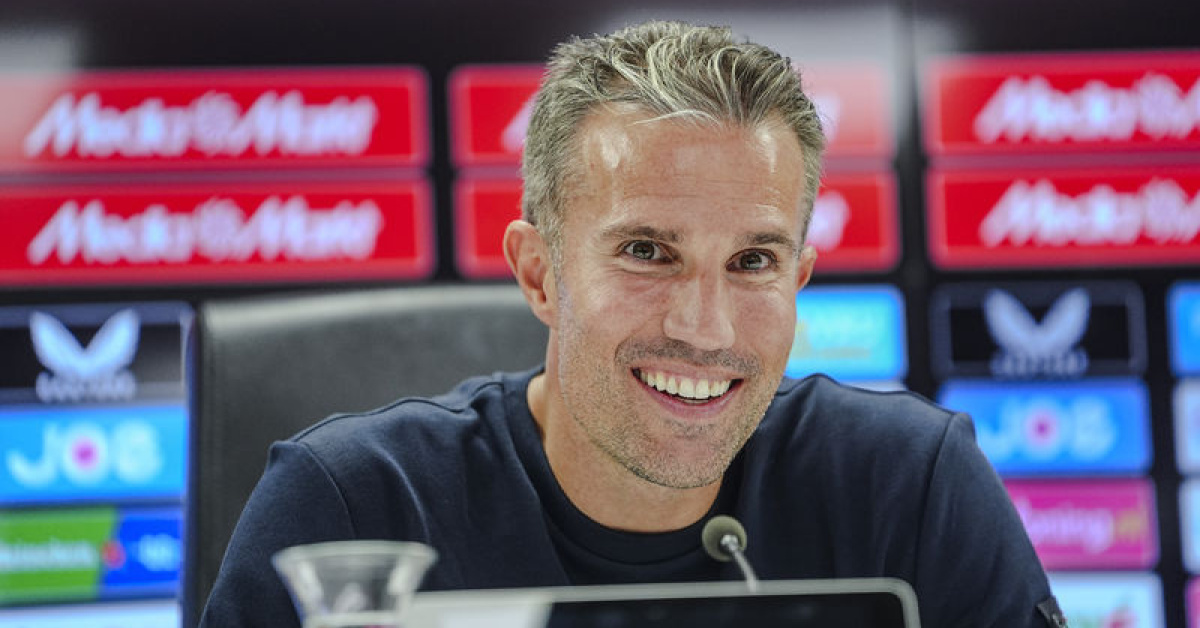 Van Persie en sevdiği golü seçti: 2014'te İspanya'ya attığı gol, Kuyt'a özel övgü